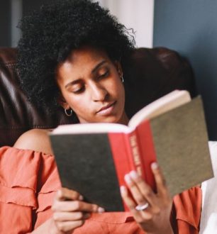 Livros eróticos: os 11 títulos mais quentes para uma leitura apimentada