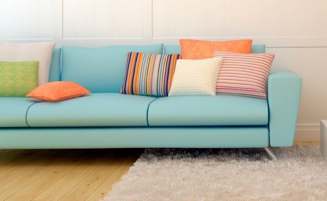 Como limpar sofá: dicas práticas para uma limpeza completa
