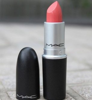 Batom MAC: texturas e cores incríveis para valorizar seus lábios