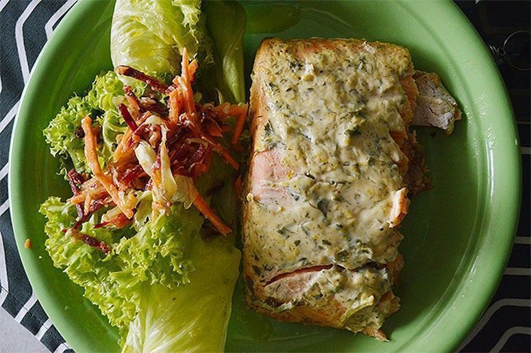 Salmão ao molho de iogurte. Foto: Reprodução / Bramare