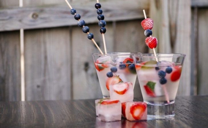 Gelo saborizado: adicione mais sabor às suas bebidas