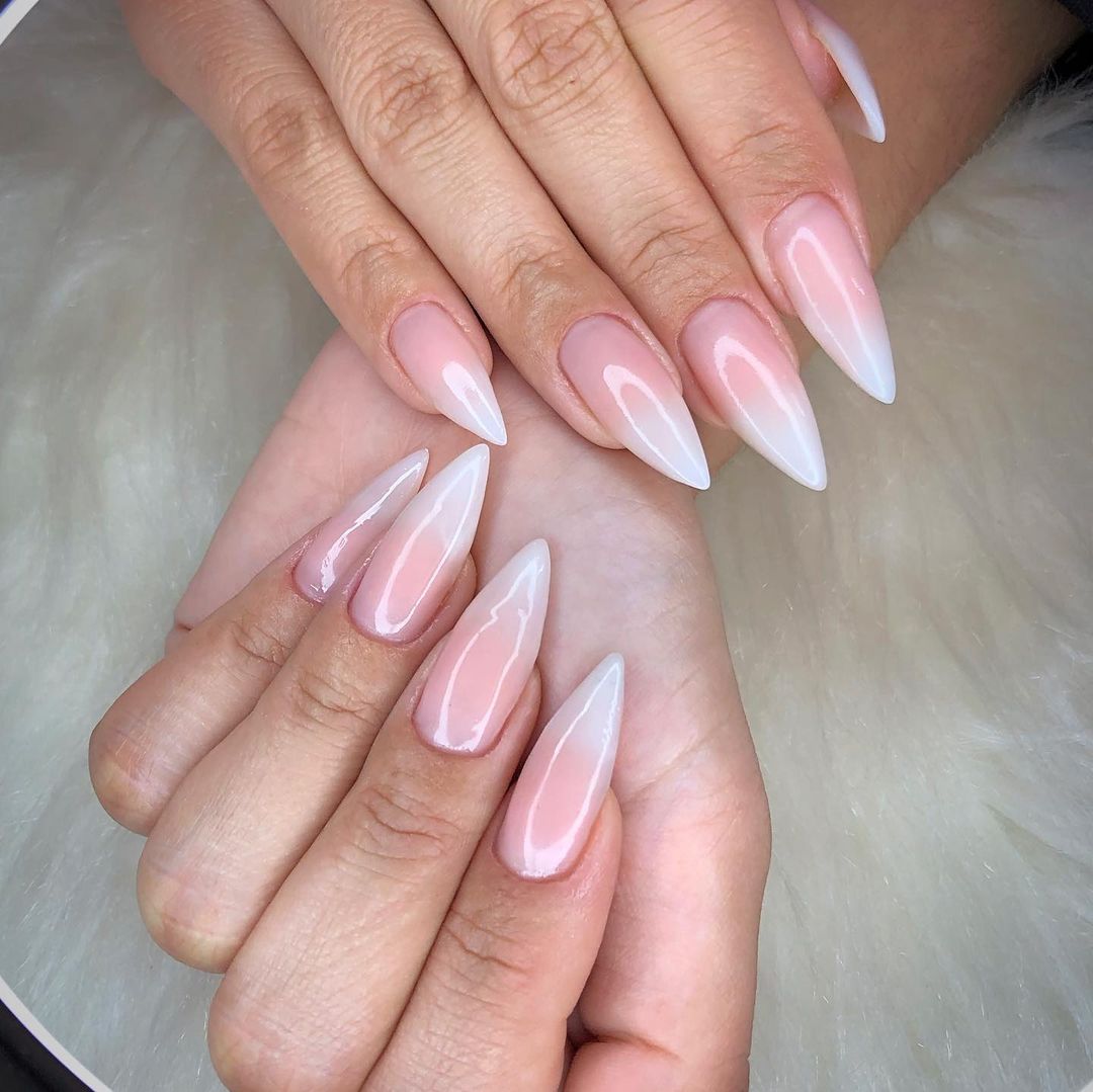 Unhas stiletto: o que é, como fazer e 20 ideias poderosas