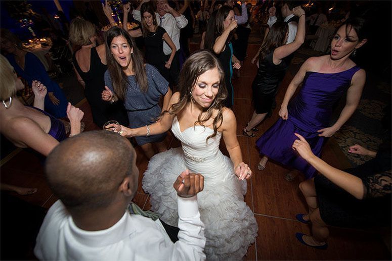 Pista de dança animada do início ao fim: como fazer?  Musicas para  casamento, Pistas de dança, Dance music