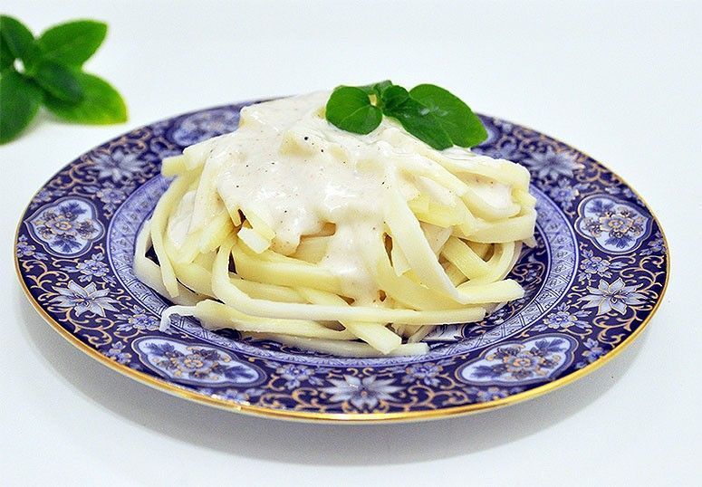 Macarrão de pupunha com molho bechamel de castanha do pará. Foto: Reprodução / Frufruta