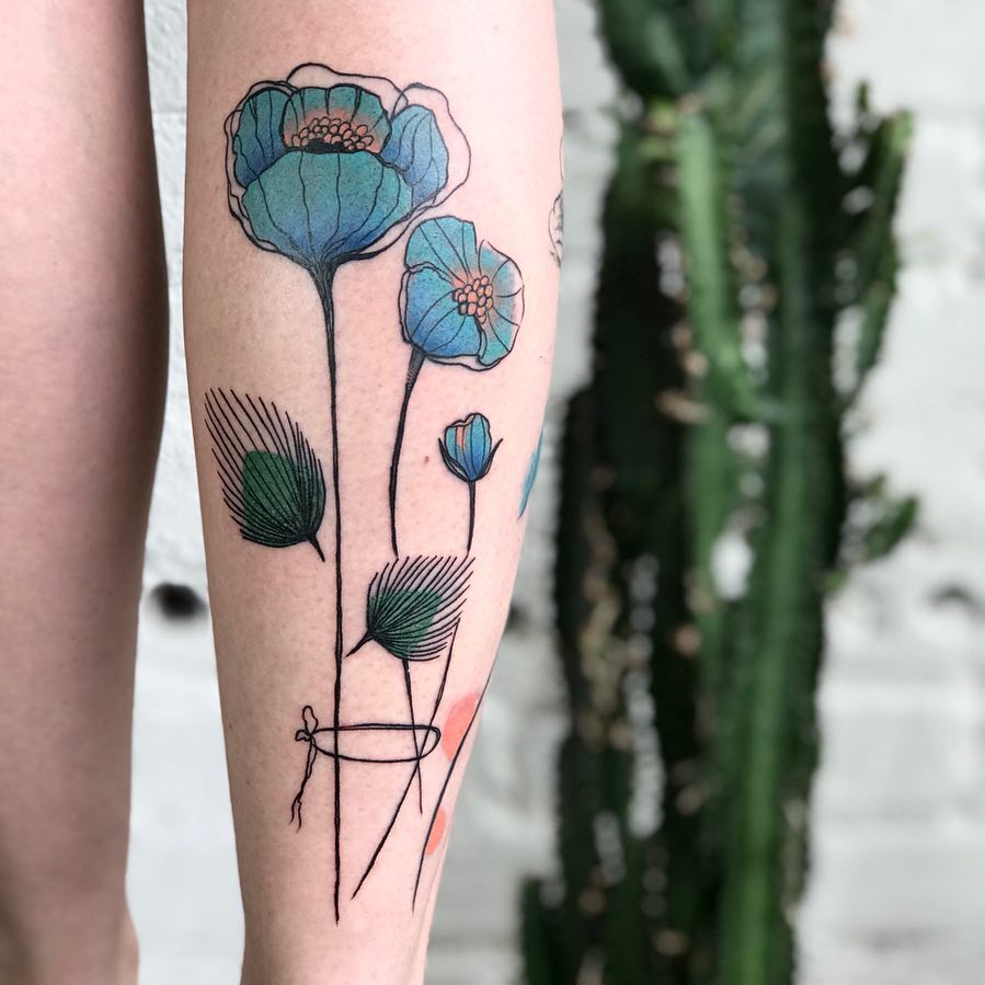 60 ideias de tatuagem de flor na mão para te convencer a fazer a sua