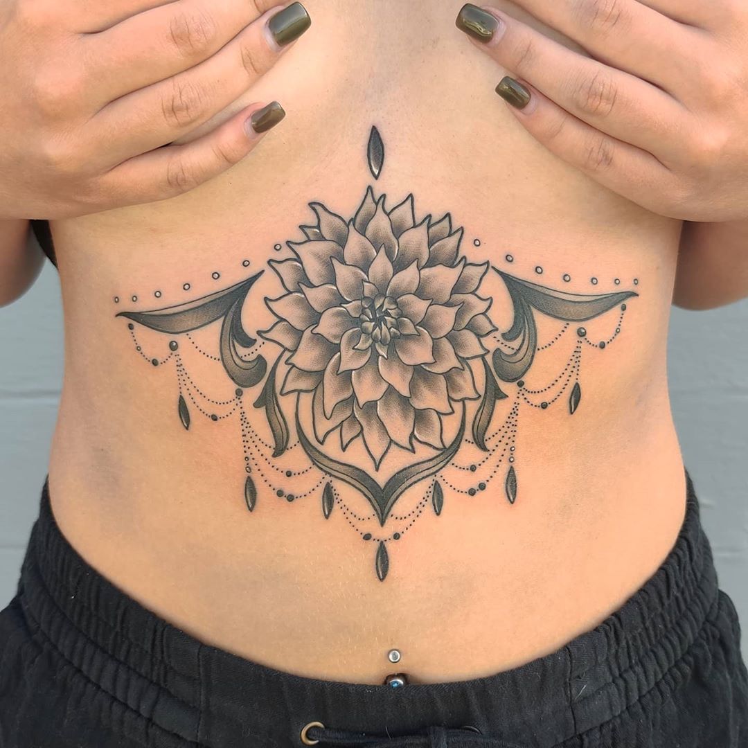 Featured image of post Tatuagens Femininas Na Mama Veja abaixo as mais belas tatuagens femininas de le es da internet e encontre a inspira o que voc precisava para fazer a sua pr xima tatuagem