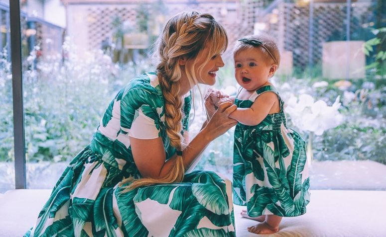 Tal mãe, tal filha: 35 looks de mãe e filha vestidas iguais para se inspirar