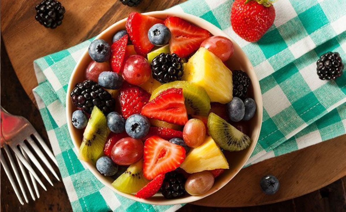 25 receitas de salada de fruta para um lanche saudável e refrescante