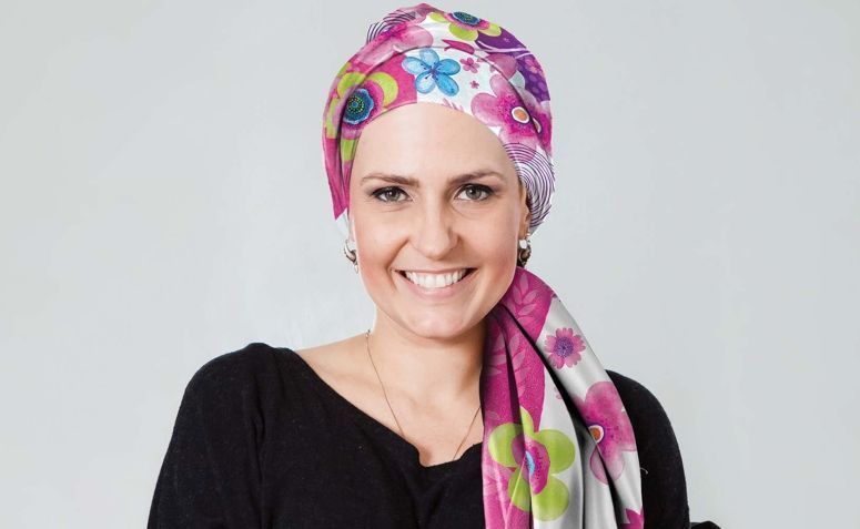 Resultado de imagem para lenÃ§os mulheres cancer