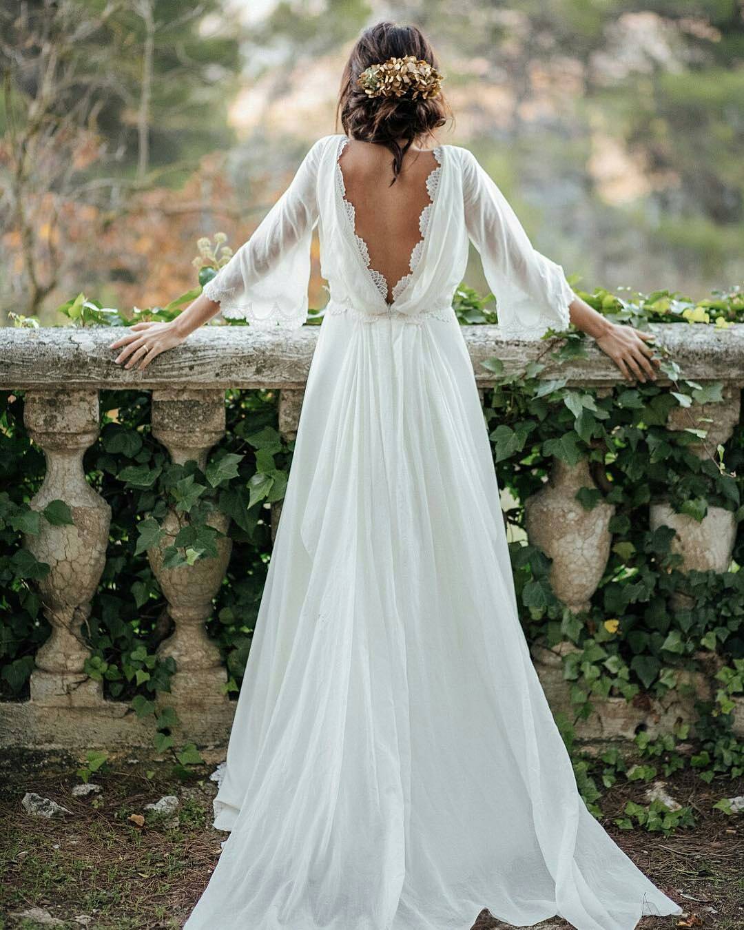 vestido de noiva simples para casamento durante o dia