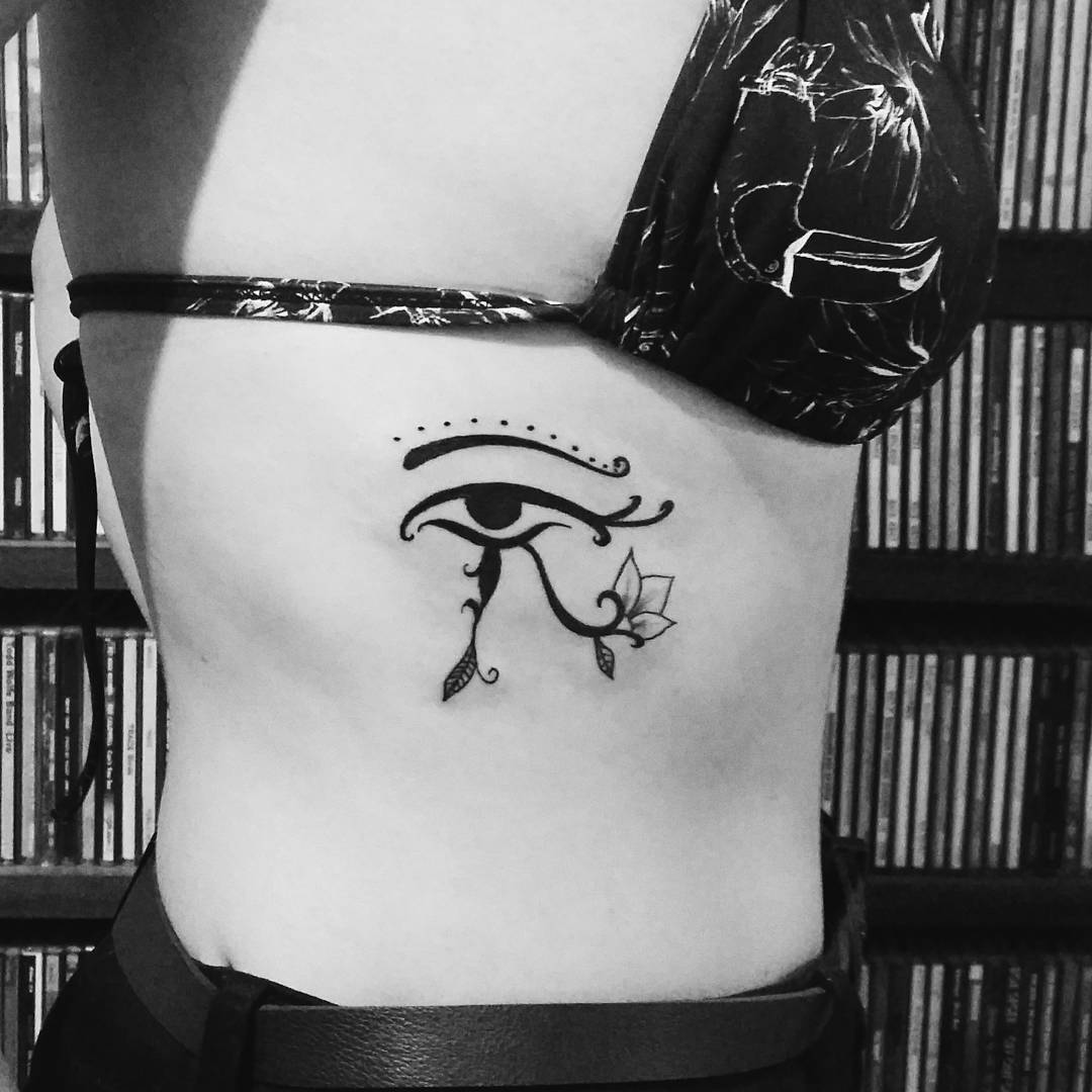 Tatuagem olho de Horus conheça seus significados e inspirese