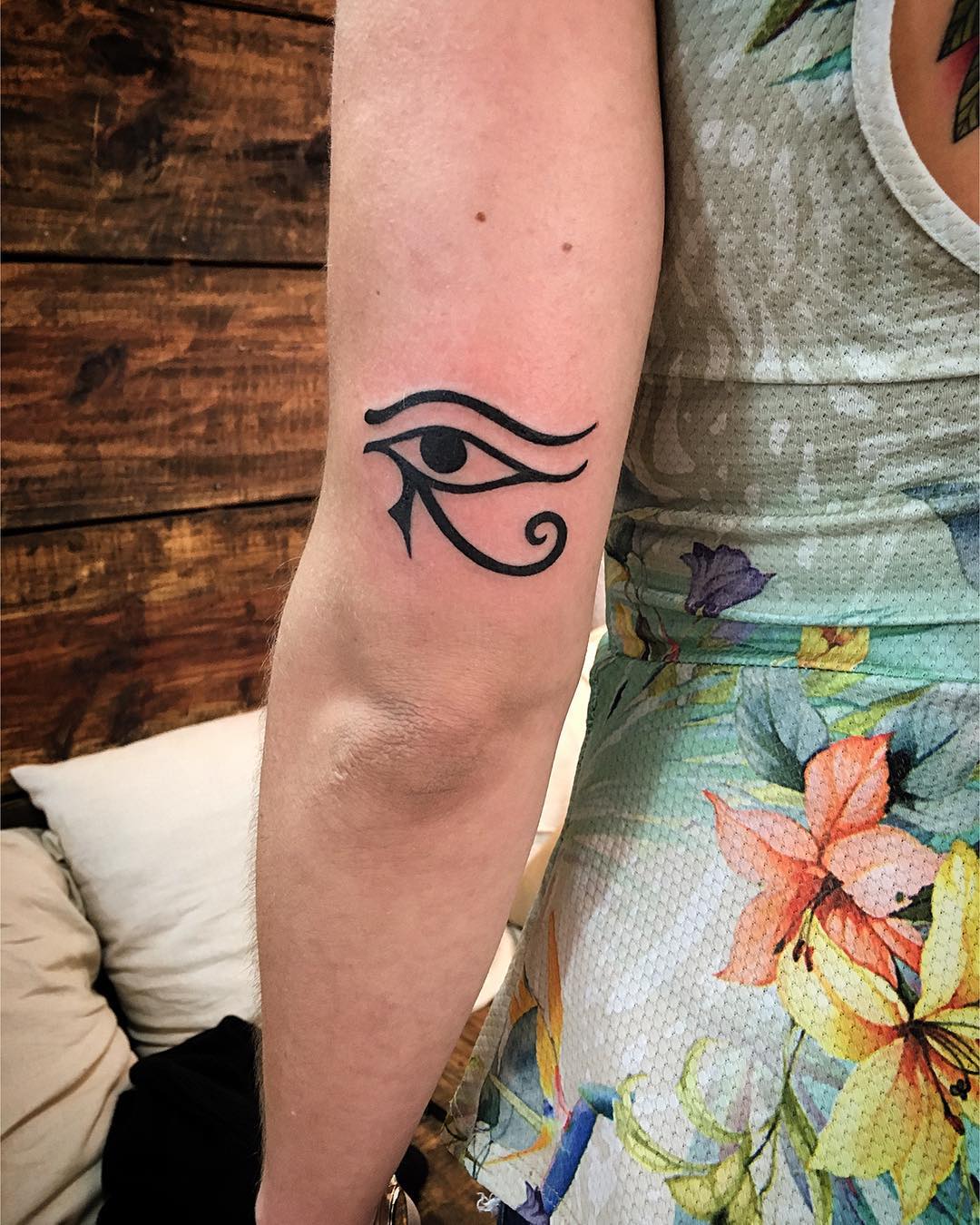 Tatuagem olho de Horus conheça seus significados e inspirese