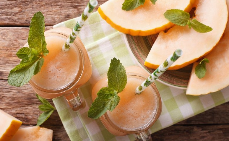 smoothie detoxifiere anti-imbatranire)