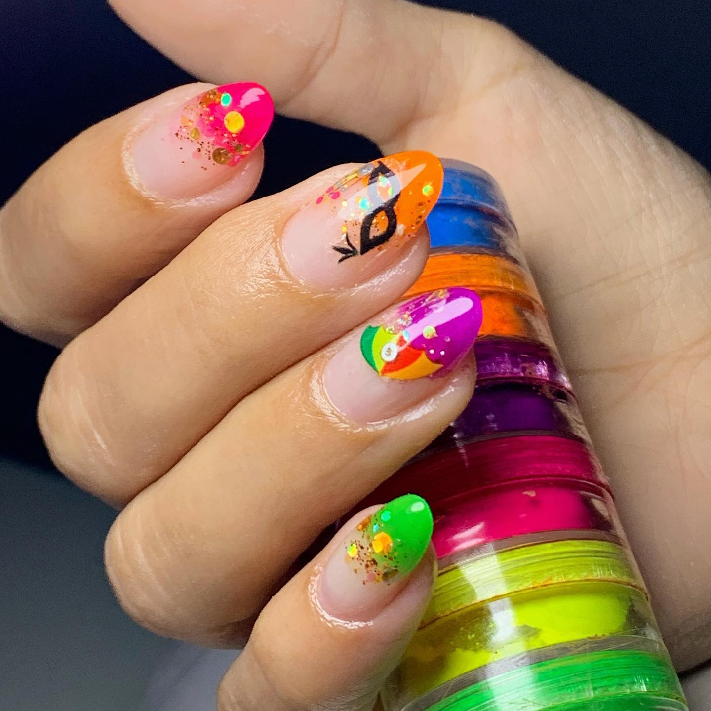 Unhas para o Carnaval: 40 ideias e tutoriais para a folia