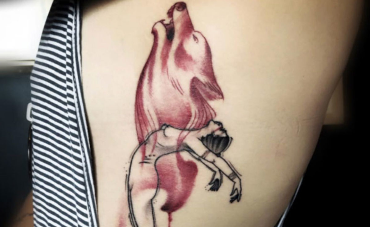 Featured image of post Tatuagem Femininas Na Costela Geralmente as pessoas escolhem as tatuagens maiores para fazer na regi o da costela mas uma tatuagem grande tamb m pode ser delicada escolha um desenho que goste um bom profissional e