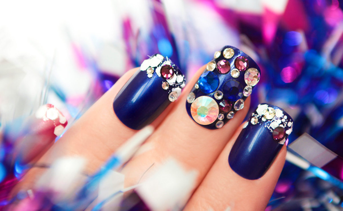 photo Unhas Decoradas 2020 Vermelhas Com Pedras unhas decoradas com pedras 40 ideias