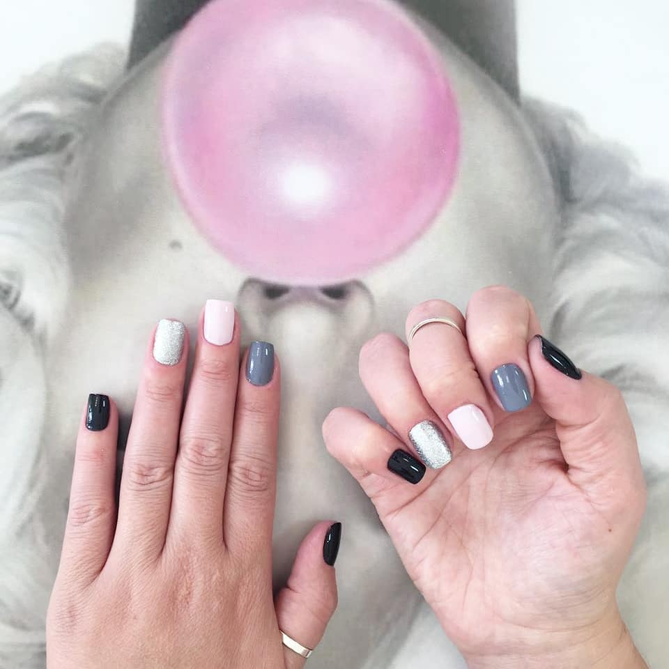 Unhas Multicoloridas 20 Fotos Com Ideias Incriveis Para Voce Copiar