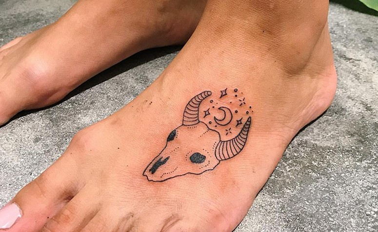 Tatuagem no pé: 100 ideias de tattoos para você se inspirar e fazer a sua