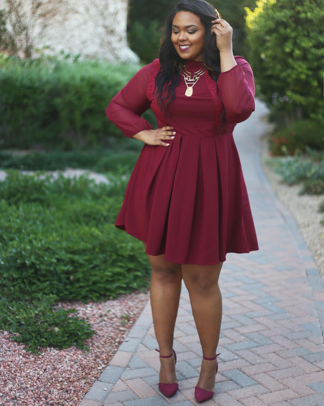 vestido marsala plus size curto