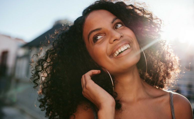 Shampoo anticaspa: 8 produtos para eliminar os pontinhos brancos