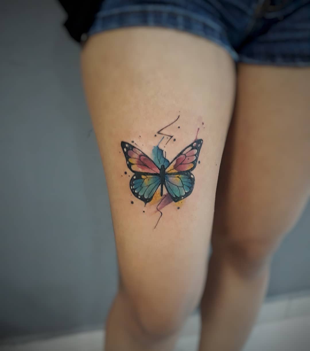 Borboleta na coxa - Tattoo