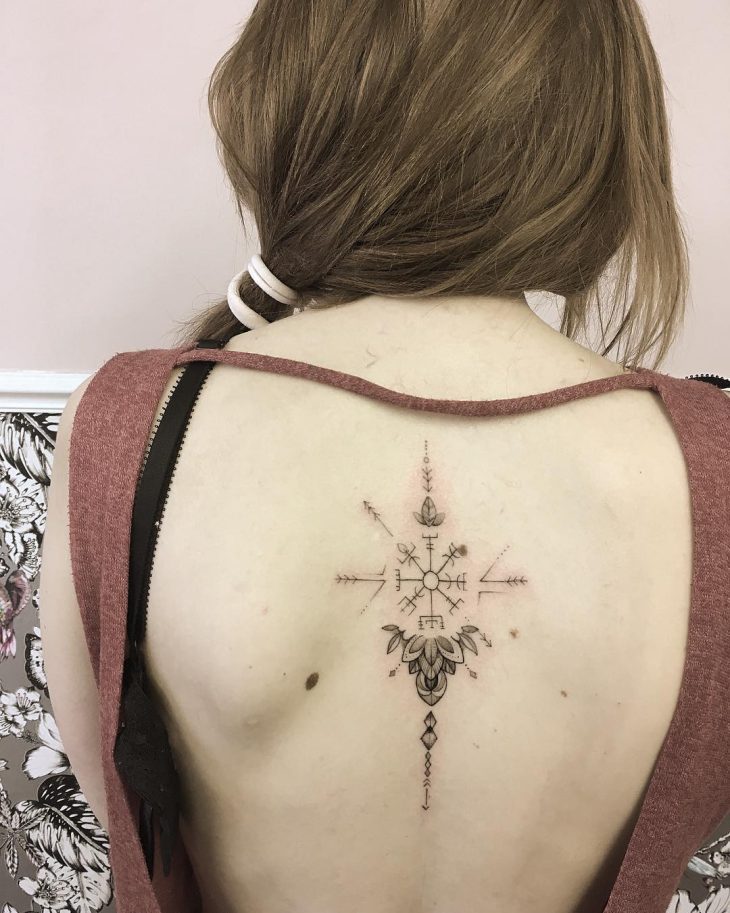 Featured image of post As Melhores Tatuagens Femininas Nas Costas Separamos as 80 mais belas tatuagens femininas nas costas para voc se inspirar