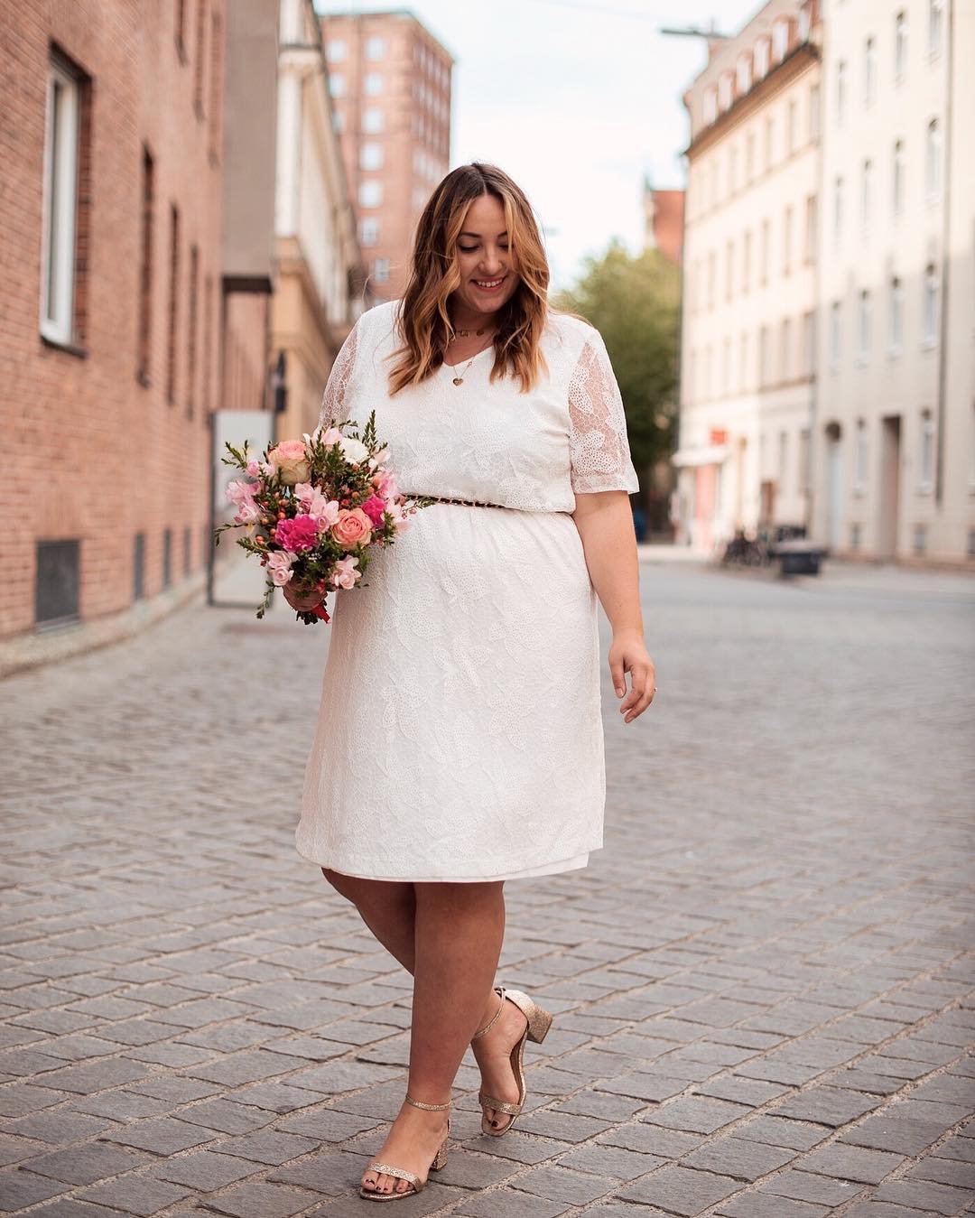 vestido branco casamento civil plus size