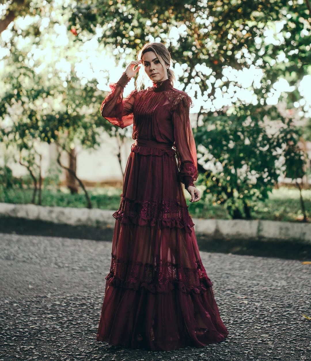 vestido madrinha marsala manga longa