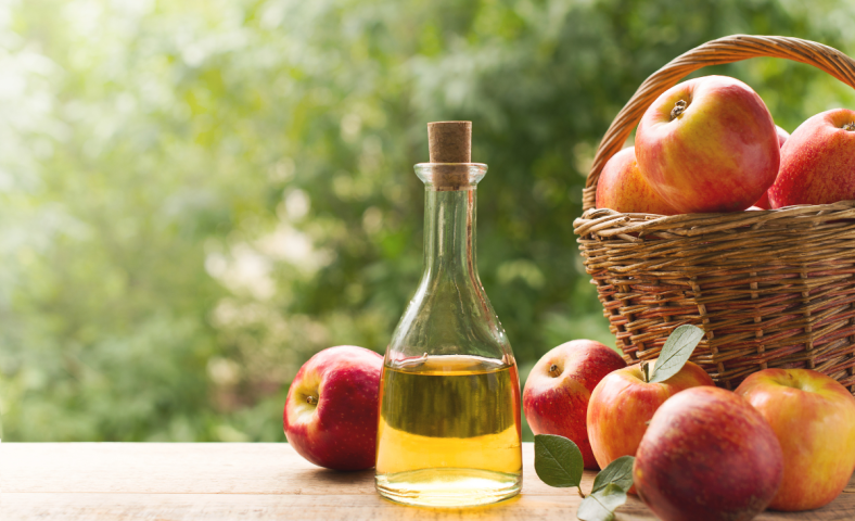 Hidratação com vinagre de maçã: 7 receitas para recuperar fios danificados