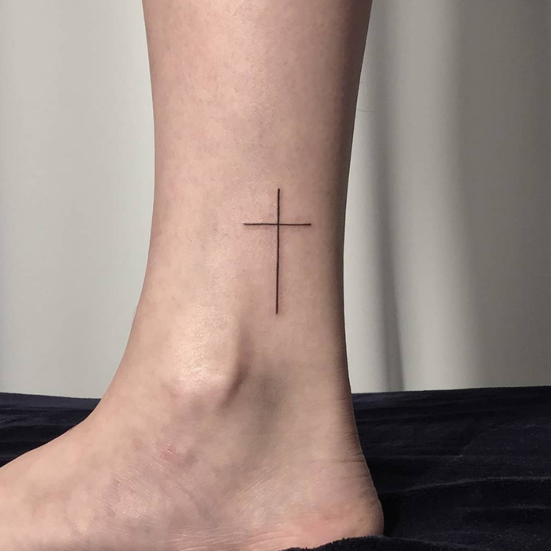 Tatuagem de cruz inspirações para sua próxima tattoo