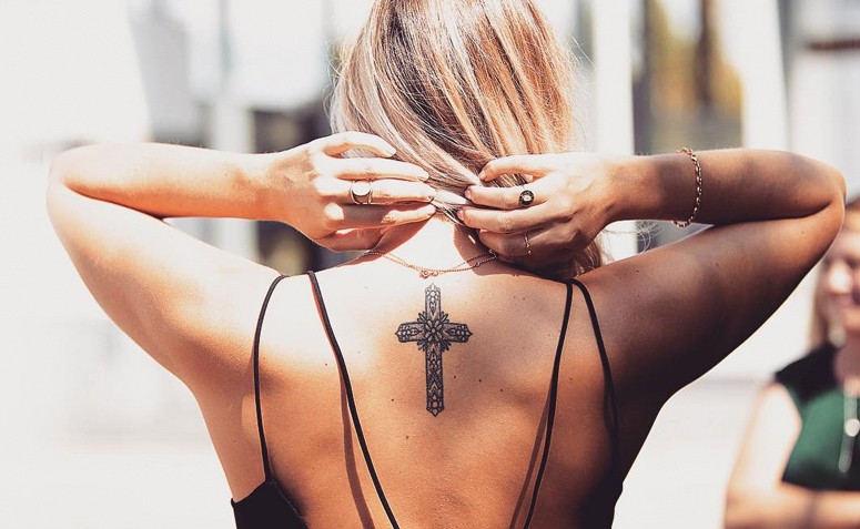Tatuagem de cruz: 70 inspirações para sua próxima tattoo