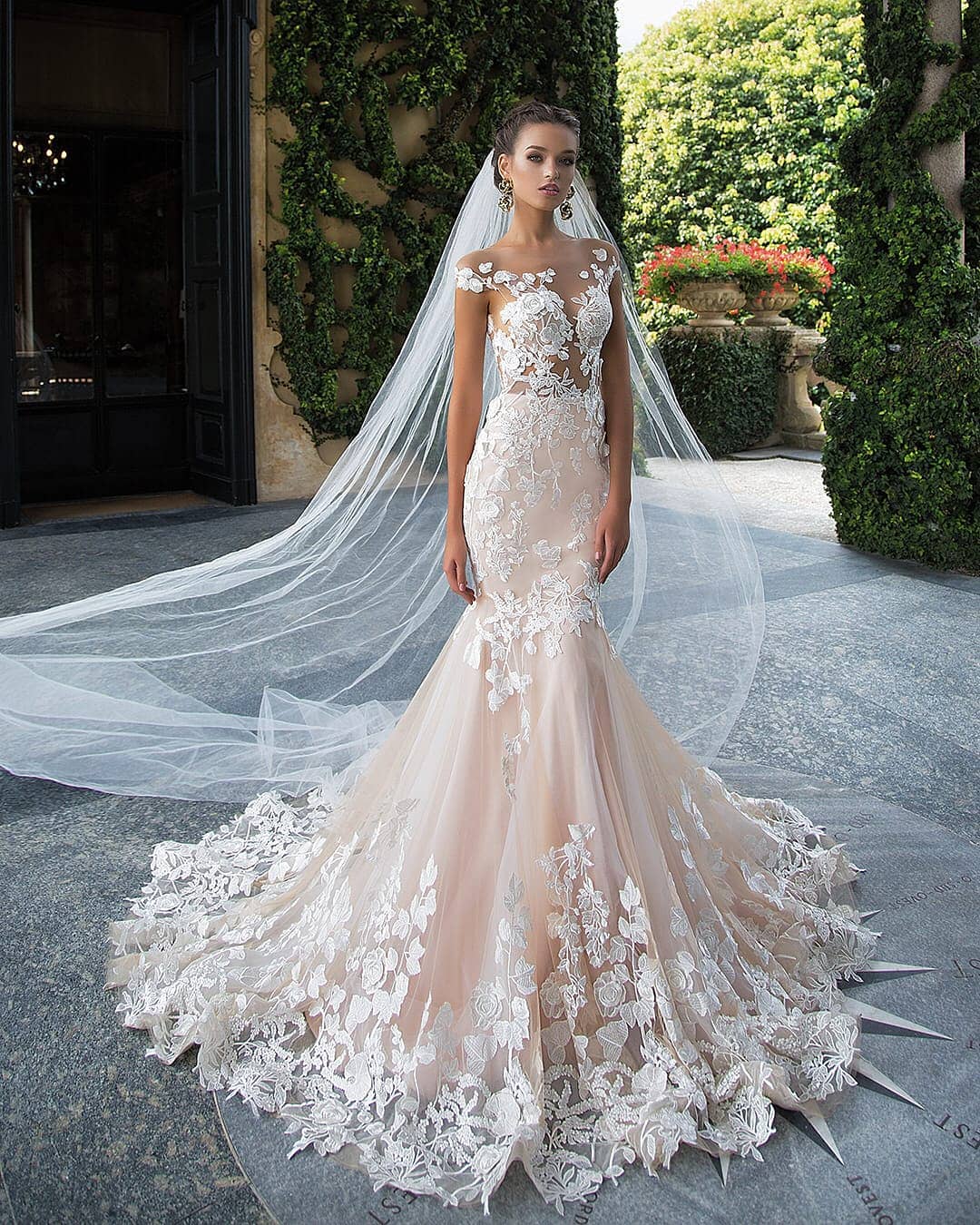 vestido de noiva tubinho