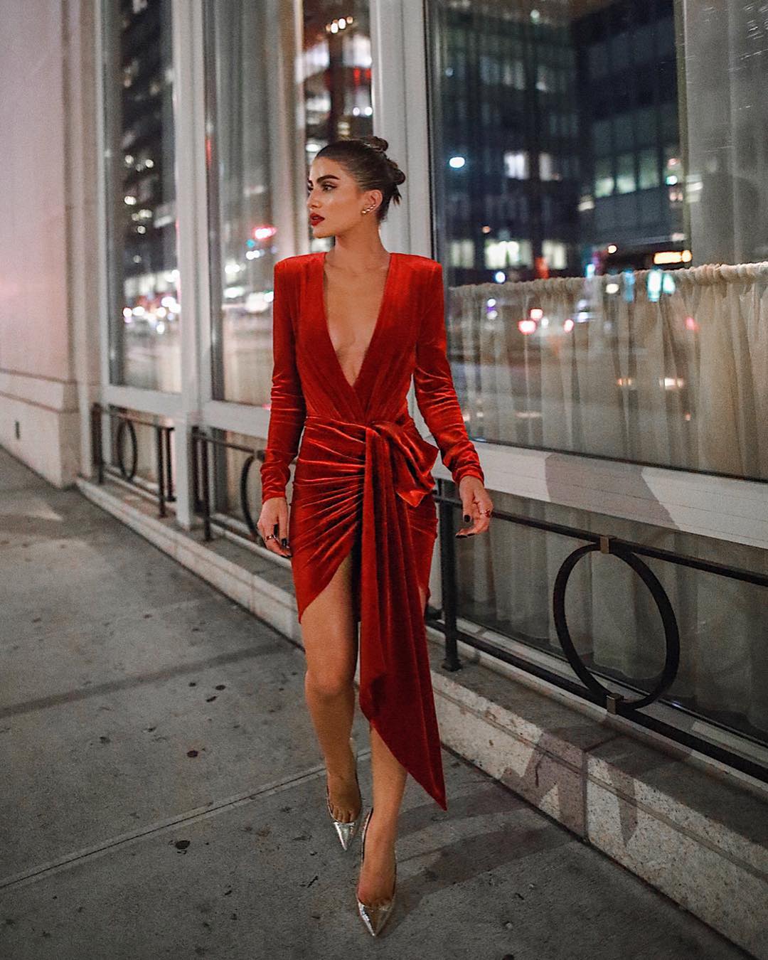 modelo de vestido vermelho curto
