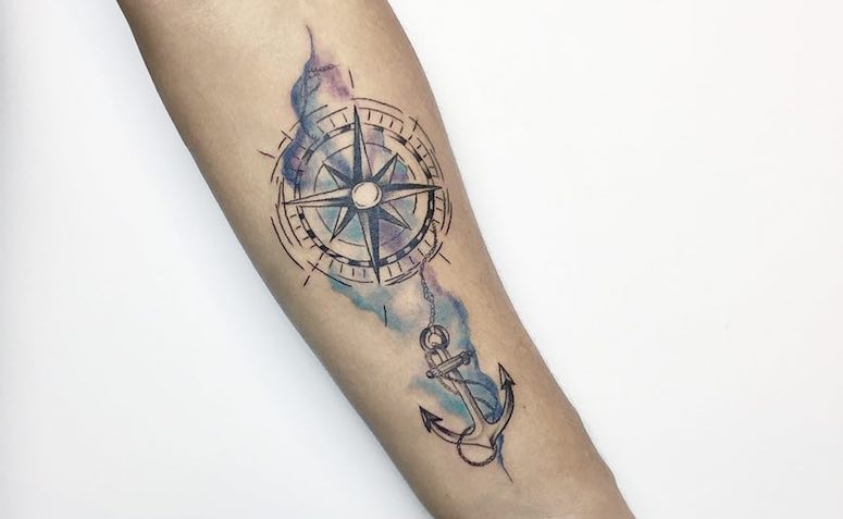 Tatuagem de bússola: 70 imagens para se apaixonar