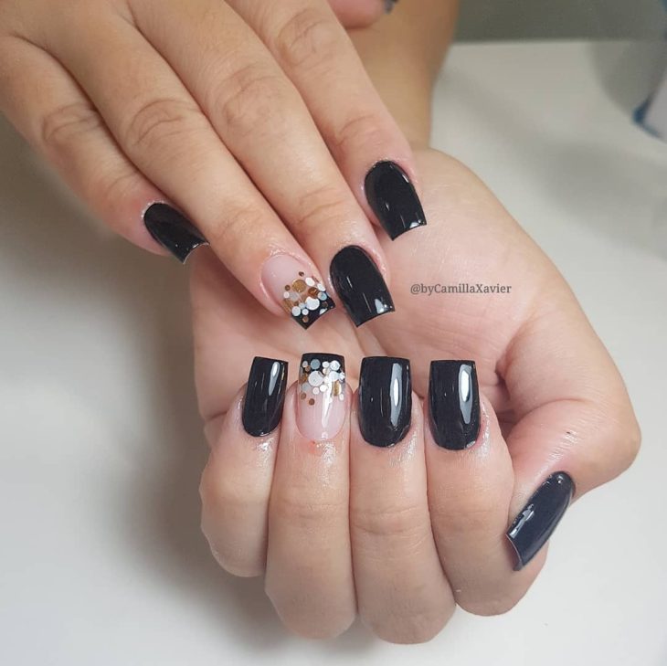 unhas-decoradas-francesinha-bolinhas