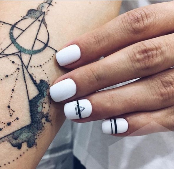 unhas-decoradas-triangulo