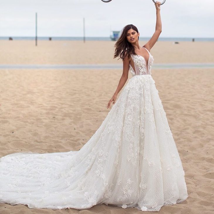 vestido de noiva decote princesa