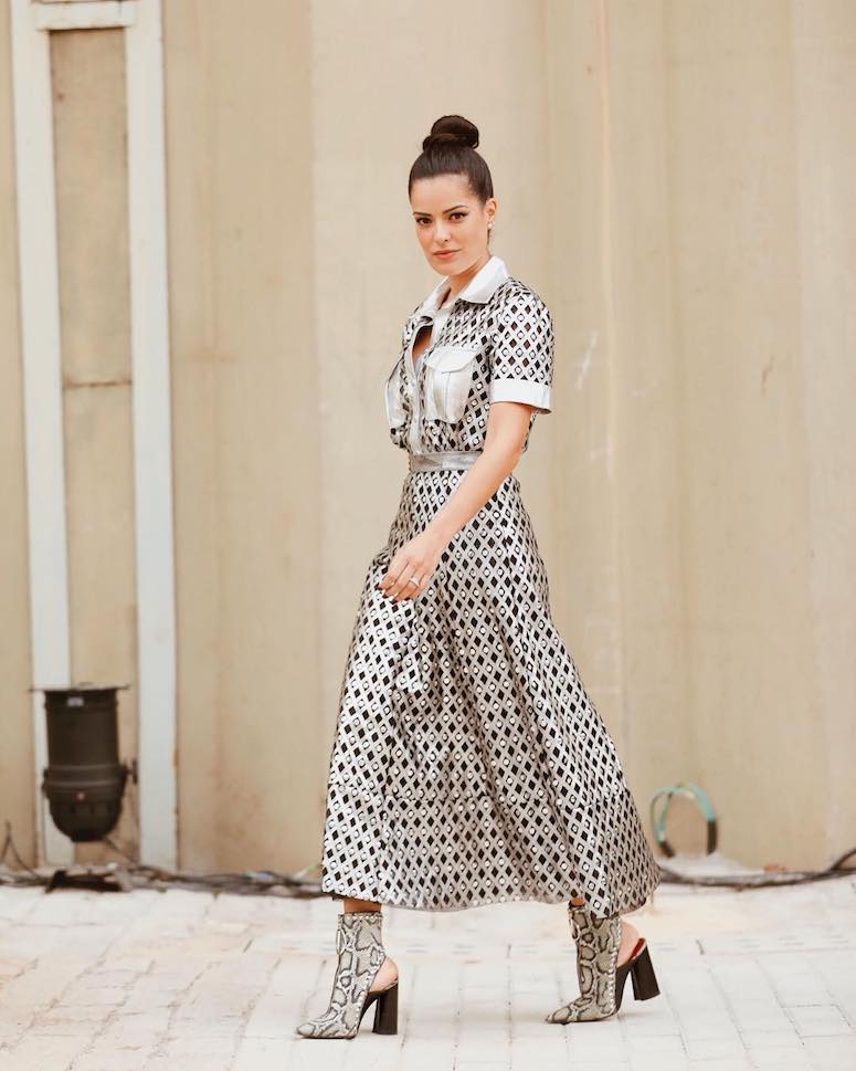 vestido midi de tecido