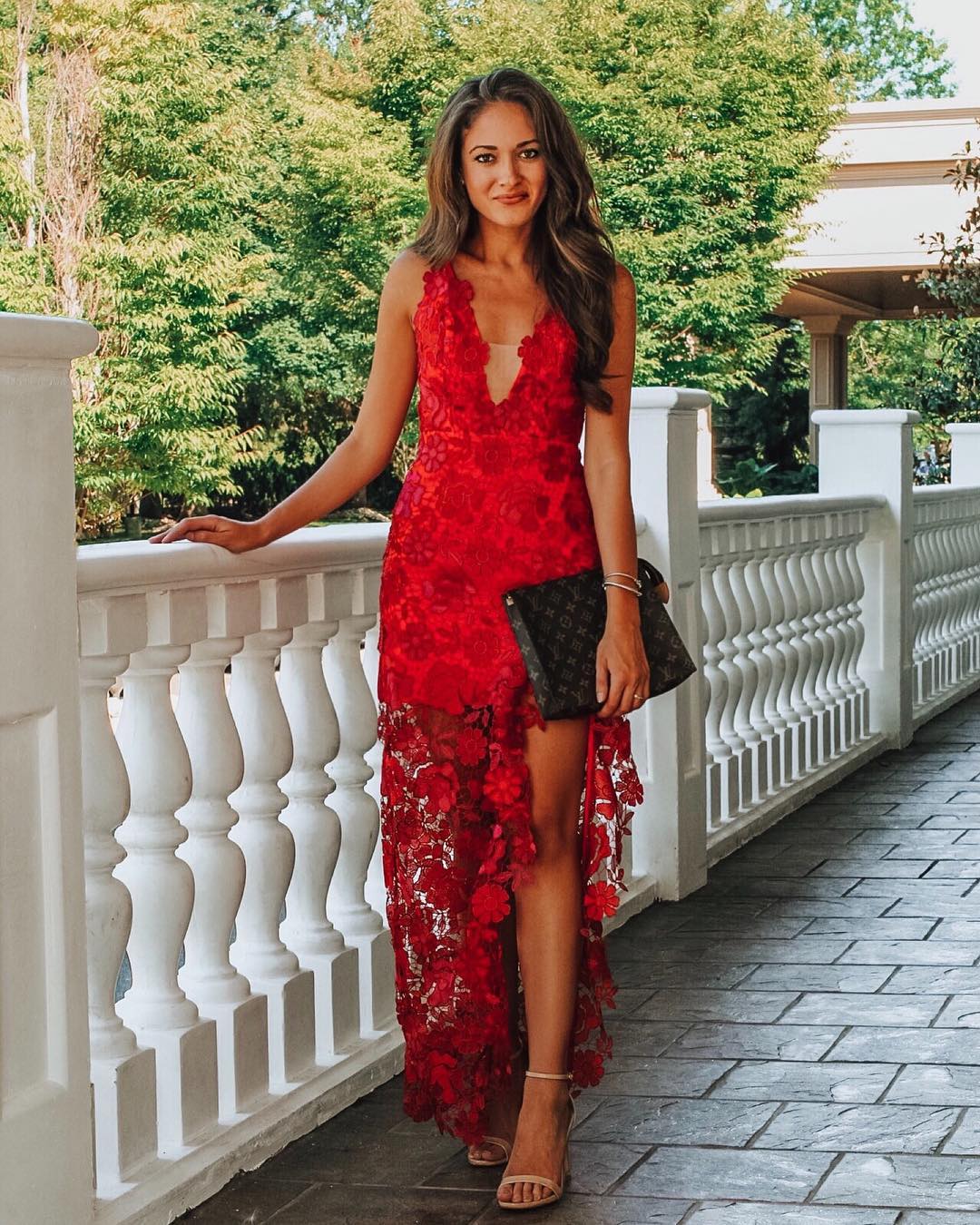 vestido com renda vermelho