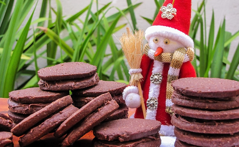 Biscoitos de Natal: 39 receitas para presentear e saborear – Mari Carvalho Biscoitos de Natal: 39 receitas para presentear e saborear – Mari Carvalho
