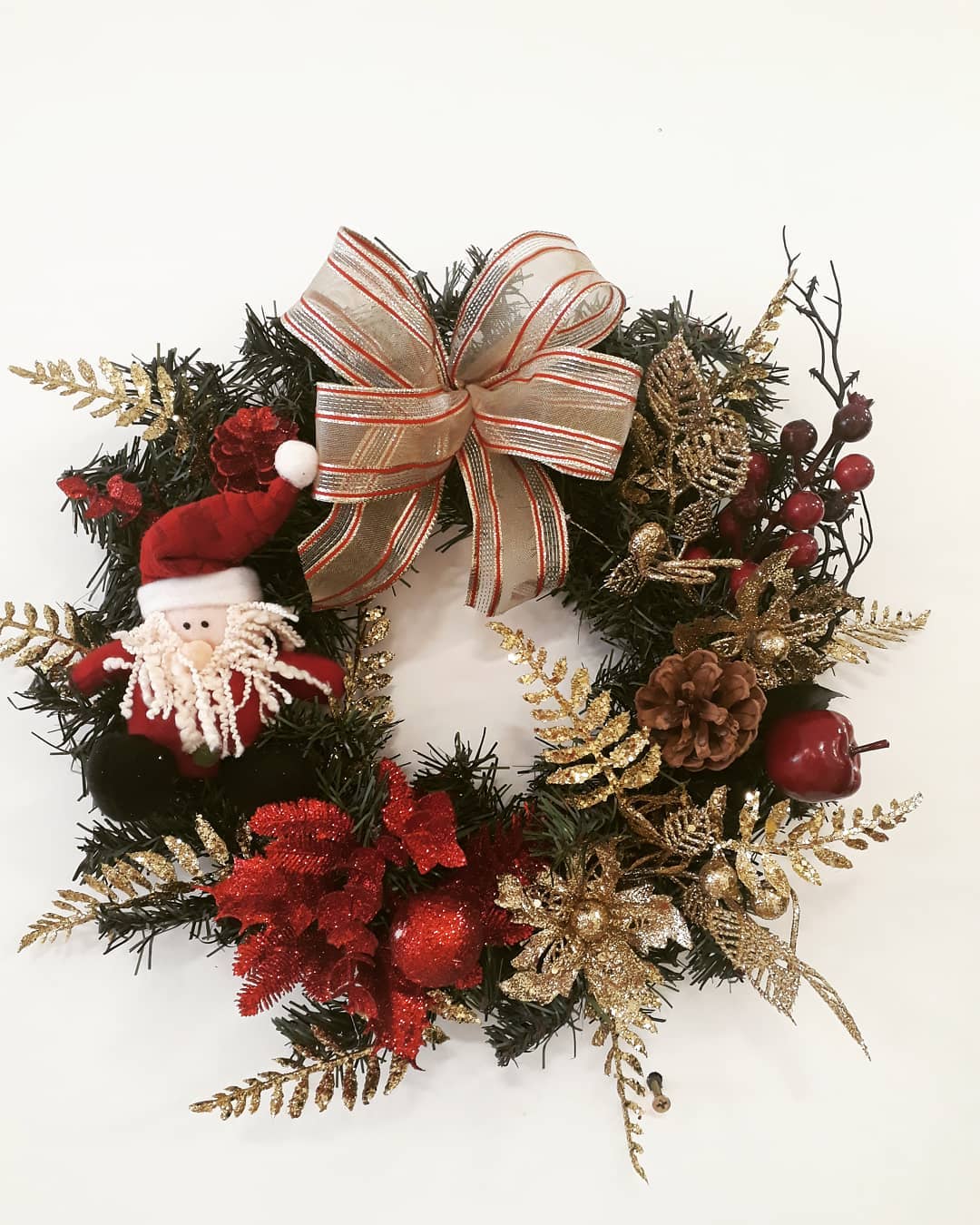 Guirlandas de Natal: 148 ideias de como decorar com esse enfeite encantador – Mari Carvalho Guirlandas de Natal: 148 ideias de como decorar com esse enfeite encantador – Mari Carvalho