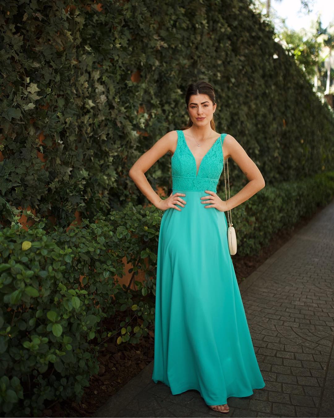 vestido simples azul tiffany