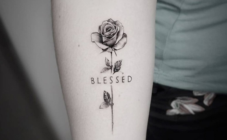 Tatuagem blessed: 50 inspirações para uma tattoo abençoada