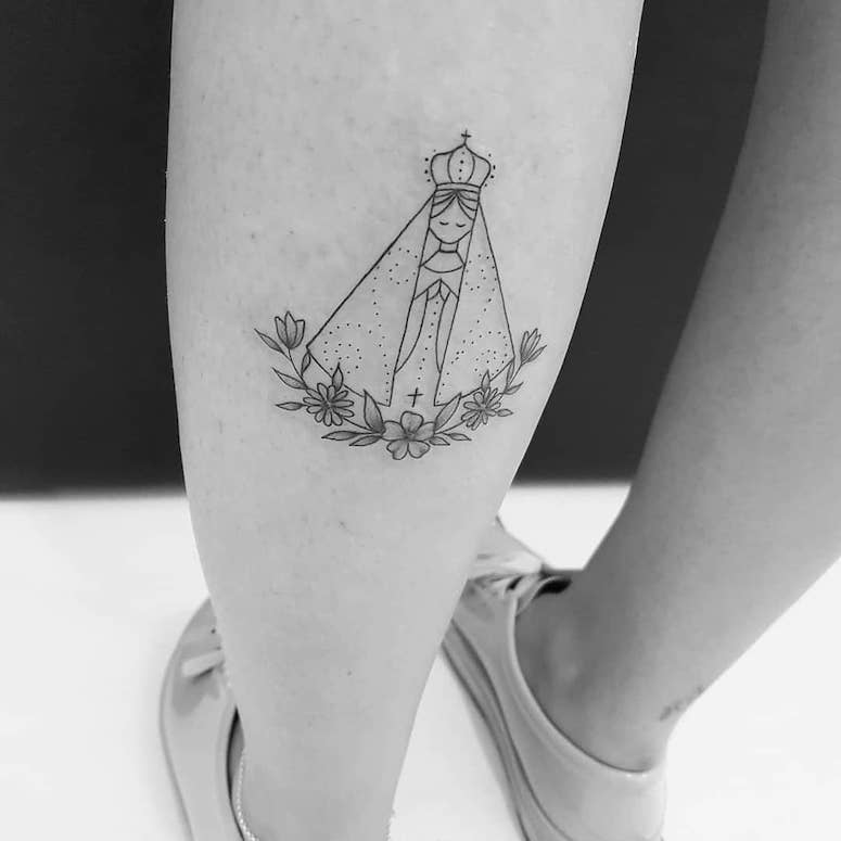65 fotos de tatuagem de Nossa Senhora que vão te inspirar