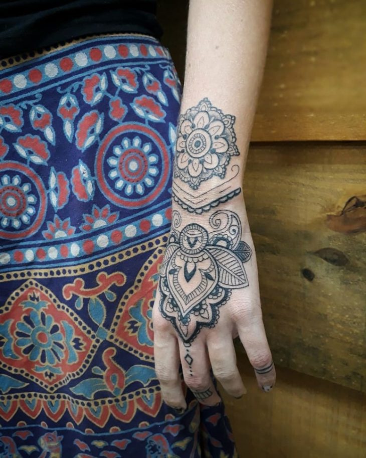 Tatuagem indiana 80 ideias carregadas de espiritualidade