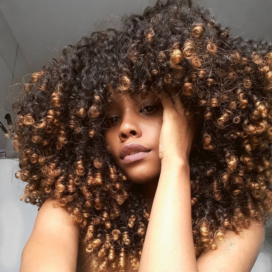 Blog da Sofia: Cabelo cacheado com luzes: 60 ideias desse estilo incrível