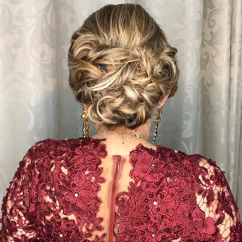 Coque despojado: 100 ideias para um penteado lindo e moderno – Mari Carvalho