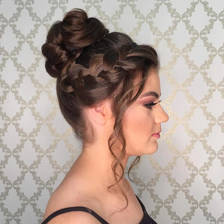 Coque despojado: 100 ideias para um penteado lindo e moderno – Mari Carvalho