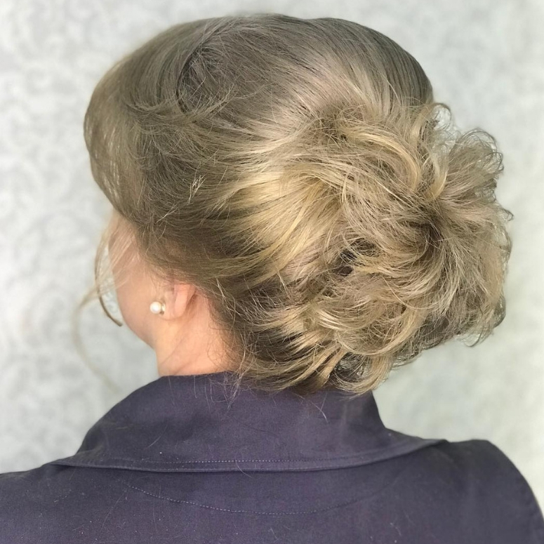 Coque despojado: 100 ideias para um penteado lindo e moderno – Mari Carvalho