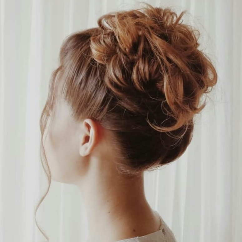 Coque despojado: 100 ideias para um penteado lindo e moderno – Mari Carvalho